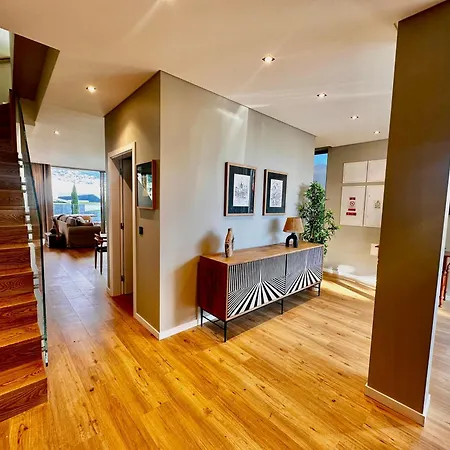 Blue Boat By Madeira * فونشال