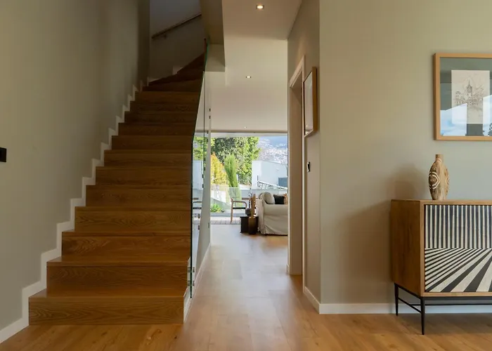 Blue Boat By Madeira * פונשל