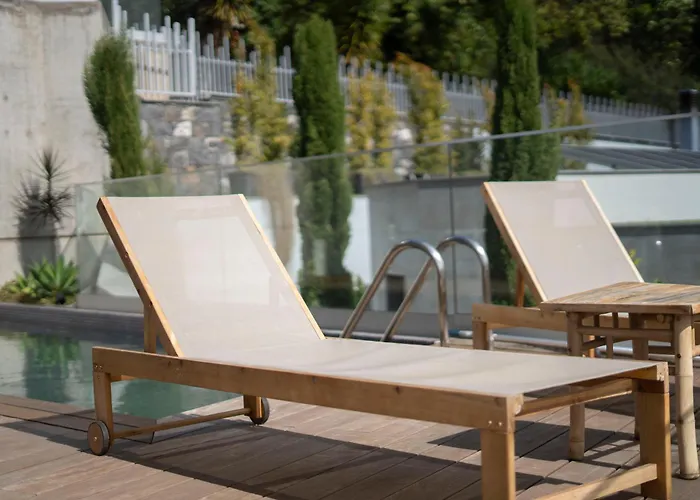 Blue Boat By Madeira פונשל