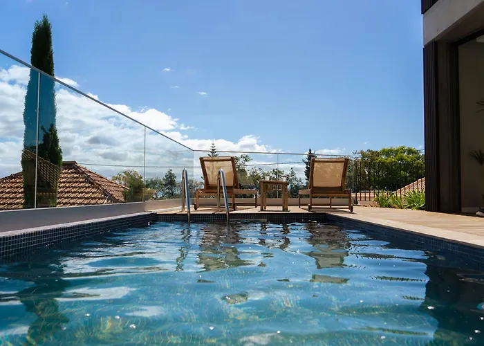 Blue Boat By Madeira * פונשל