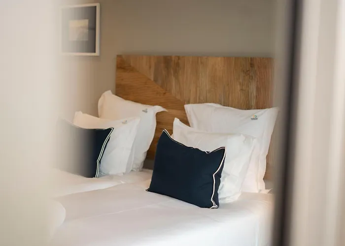 Blue Boat By Madeira * פונשל